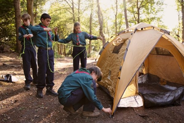 Quels sont les avantages cachés d’un stage de survie ?